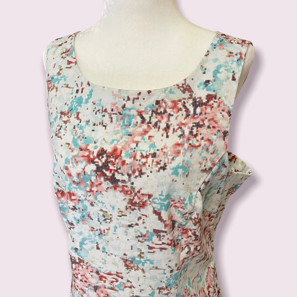 LORI M COLLECTION|Back cut out dress,design looks like pixelated cherry blossoms - Picture 2 of 14